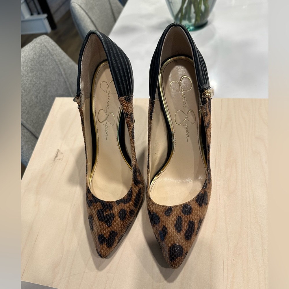 Jessica Simpson, cheetah print high heeled shoes